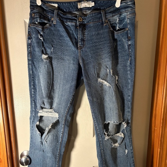 Torrid Boyfriend ripped jeans size 16 - Picture 1 of 3